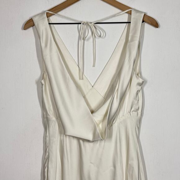 NEW Abercrombie & Fitch Maxi Dress Size Medium Petite White Plunge Cowl Back - Picture 8 of 16